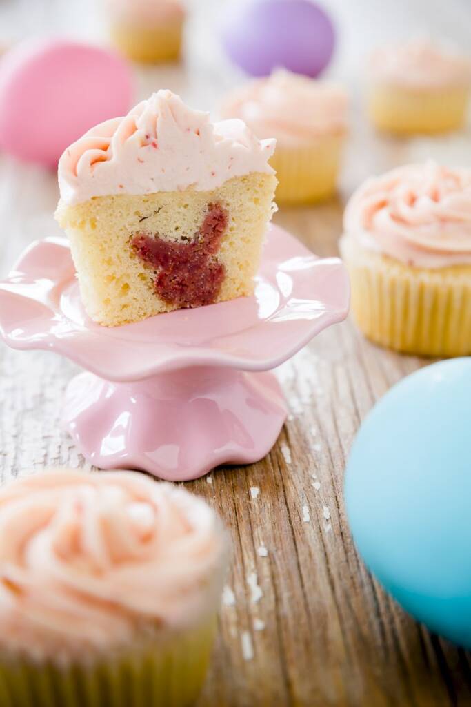 Easter Cupcakes With a Surprise Bunny Inside | Cupcake Project